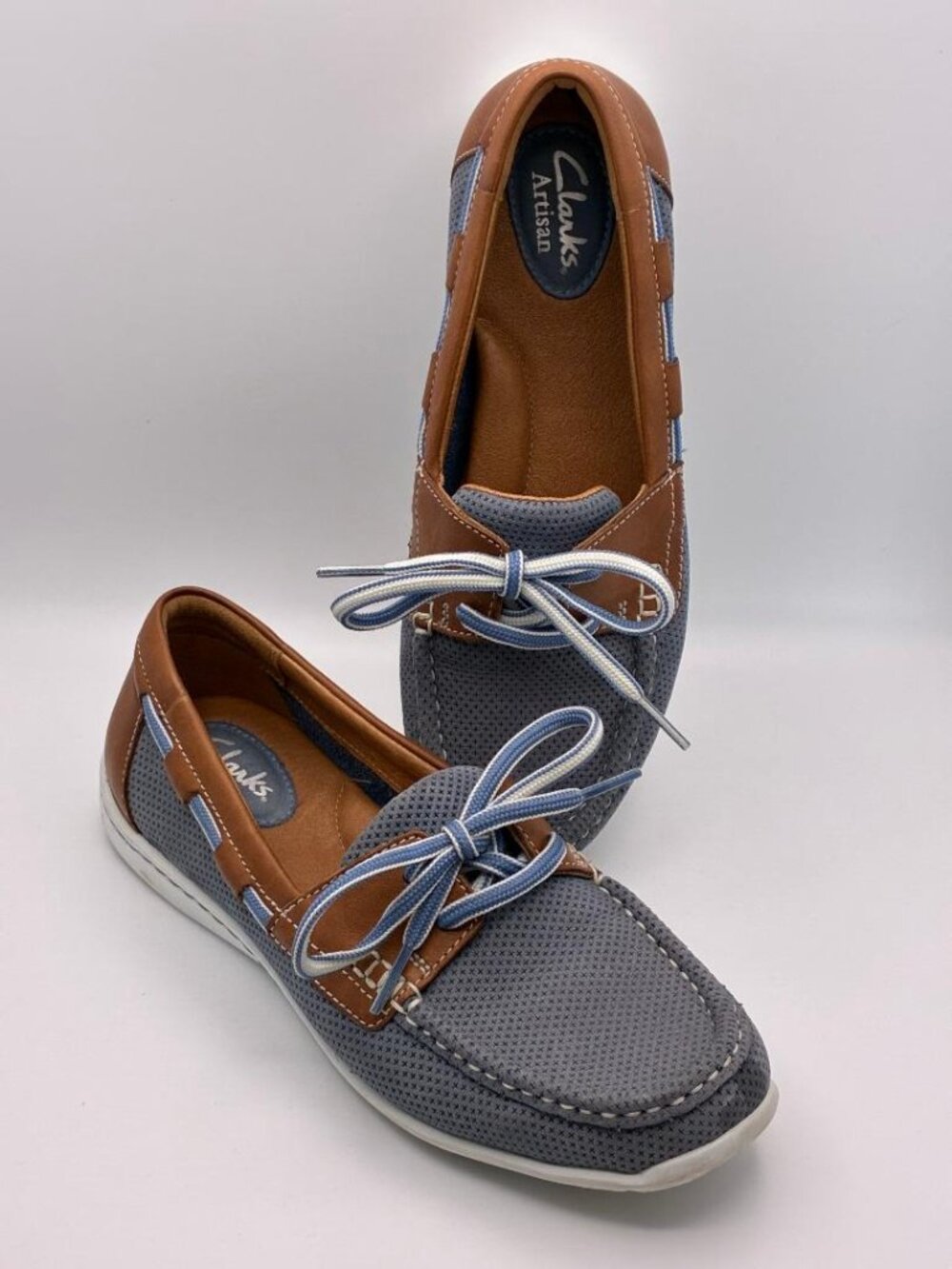 *EUC* CLARKS Artisan Blue & Tan LEATHER XTRA LIGHT Deck Boat Shoes Women’s 7M